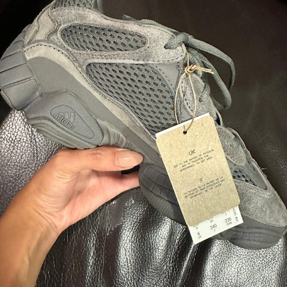 Yeezy 500 gray